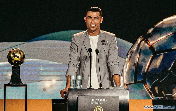 Ronaldo trong buổi Lễ trao giải Globe Soccer Awards. Ảnh: Globe Soccer Award